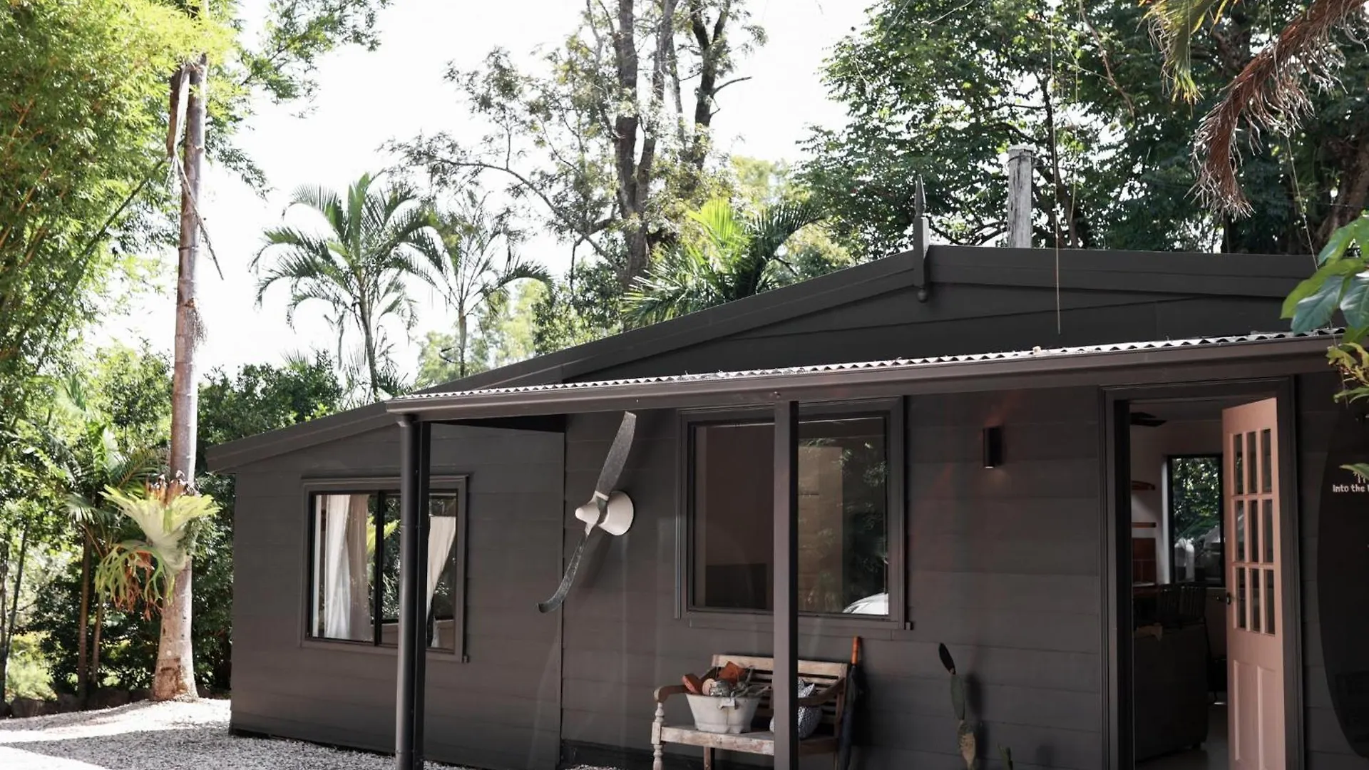 Stylish Cottage With Outdoor Bath Near Montville Palmwoods 0*,