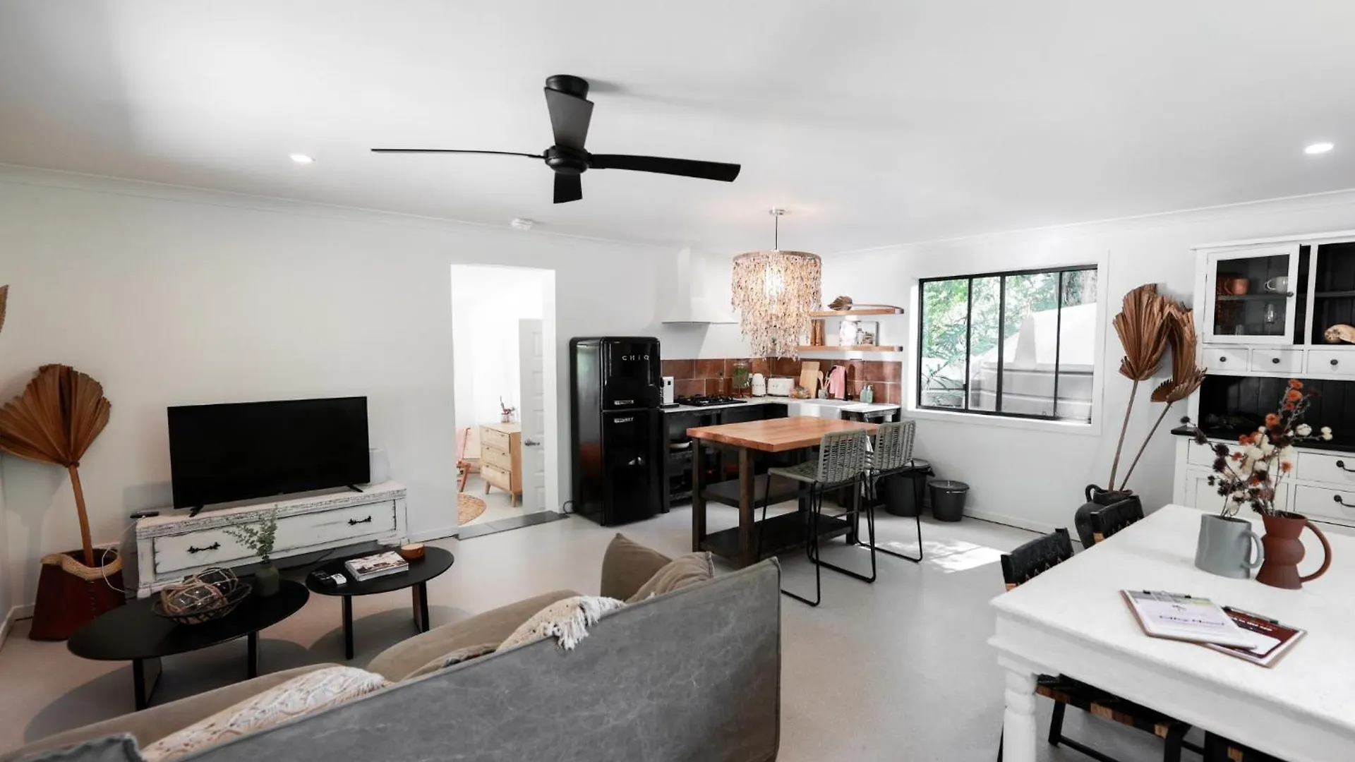 Stylish Cottage With Outdoor Bath Near Montville Palmwoods Holiday home