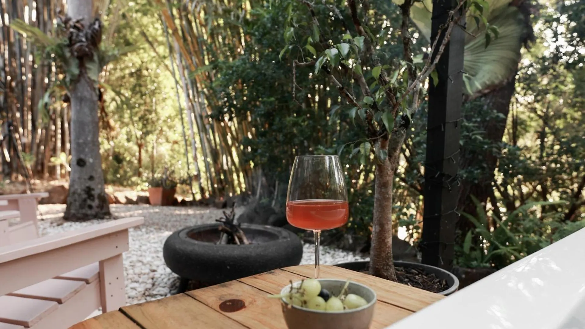 Stylish Cottage With Outdoor Bath Near Montville Palmwoods